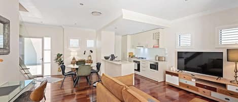 TV, Netflix, streaming services