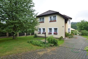 Exterior - Tasteful villa in Žernov with private pool (Žernov)