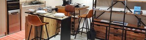 Fridge, microwave, stovetop, dishwasher