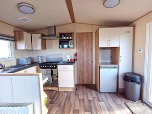 Cabin | Bếp riêng | Tủ lạnh, lò vi sóng, lò nướng, bếp nấu 