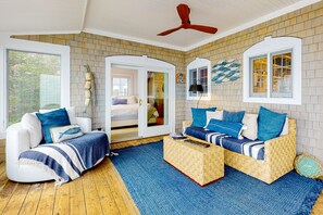 6 slaapkamers, een strijkplank/strijkijzer, internet, beddengoed