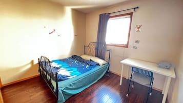 Comfort Room | 2 bedrooms, individually furnished, desk, laptop workspace