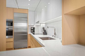 Micro-ondas, fogão, cooktop, lava-louças