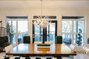Dining - Stunning Luxury@Lakehouse Mansion w Pool&Spa10min from airport 20min dwntwn  (Nashville)