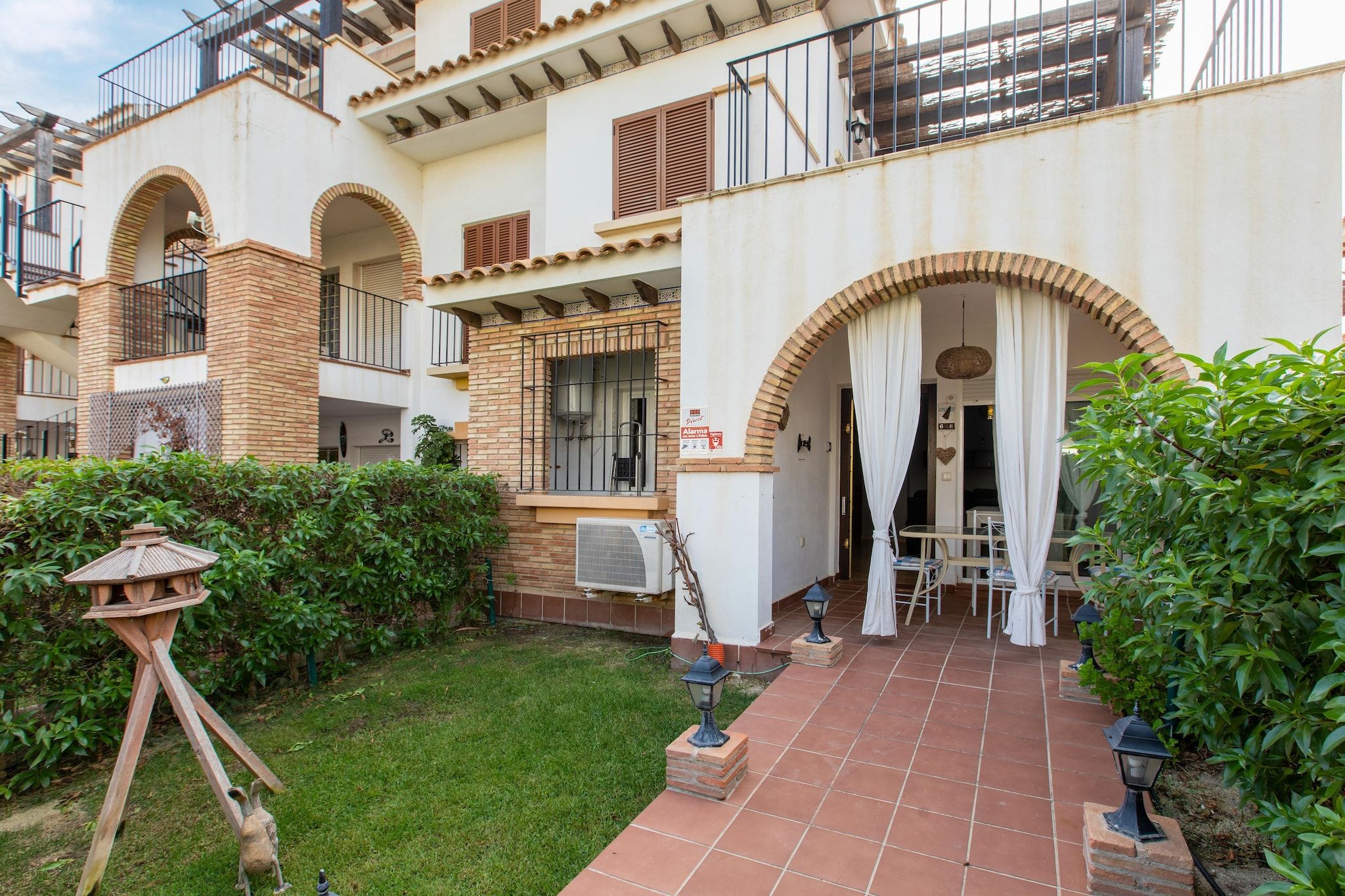 Exterior casa de vacaciones [verano]