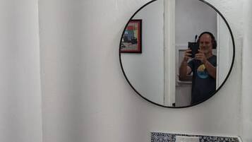 SĂšche-cheveux, papier toilette