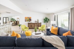 TV, fireplace, stereo