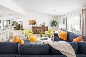 TV, fireplace, stereo