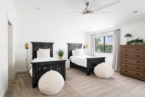 5 bedrooms, desk, iron/ironing board, travel cot