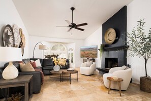 TV, fireplace, table tennis - Adobe Villa, Private Pool, Hiking Trails Nearby (Scottsdale)