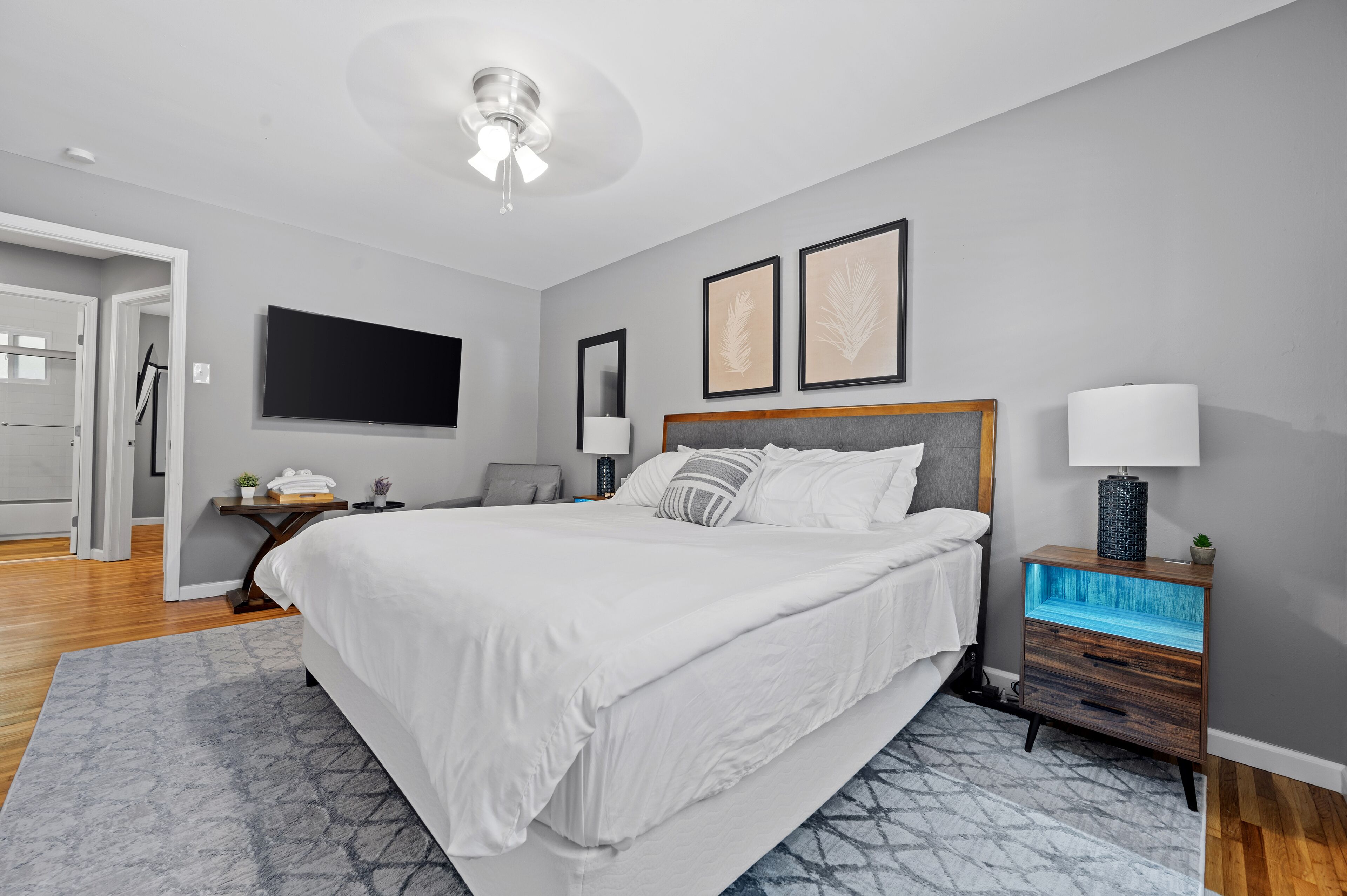 2 habitaciones, escritorio, tabla de planchar con plancha y wifi gratis 