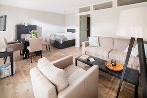 Fernseher, Stereoanlage