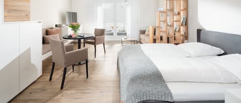 Iron/ironing board, free WiFi, bed sheets