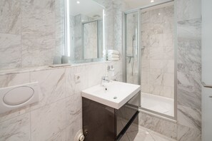 Haartrockner, Handtücher