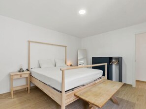 3 makuuhuonetta, silitysrauta/-lauta, Wi-Fi