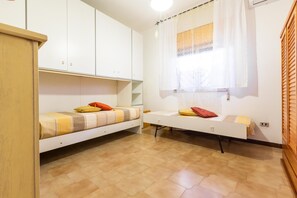 2 bedrooms