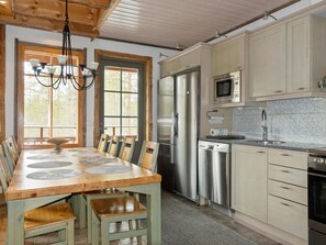 Jääkaappi, mikroaaltouuni, astianpesukone