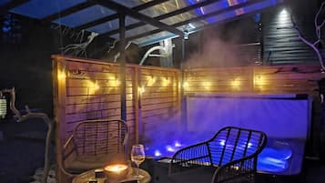 Bain à remous extérieur