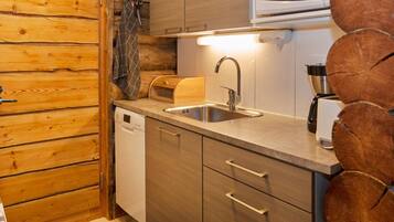 Fridge, microwave, dishwasher, cookware/dishes/utensils