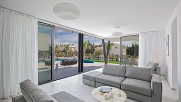 Smart-tv, ett musikbibliotek och ett filmbibliotek