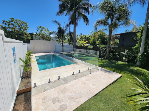 Classic Brisbane Queenslander with Pool and yard 