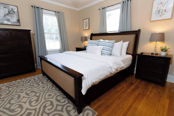 2 bedrooms, desk, iron/ironing board, free WiFi