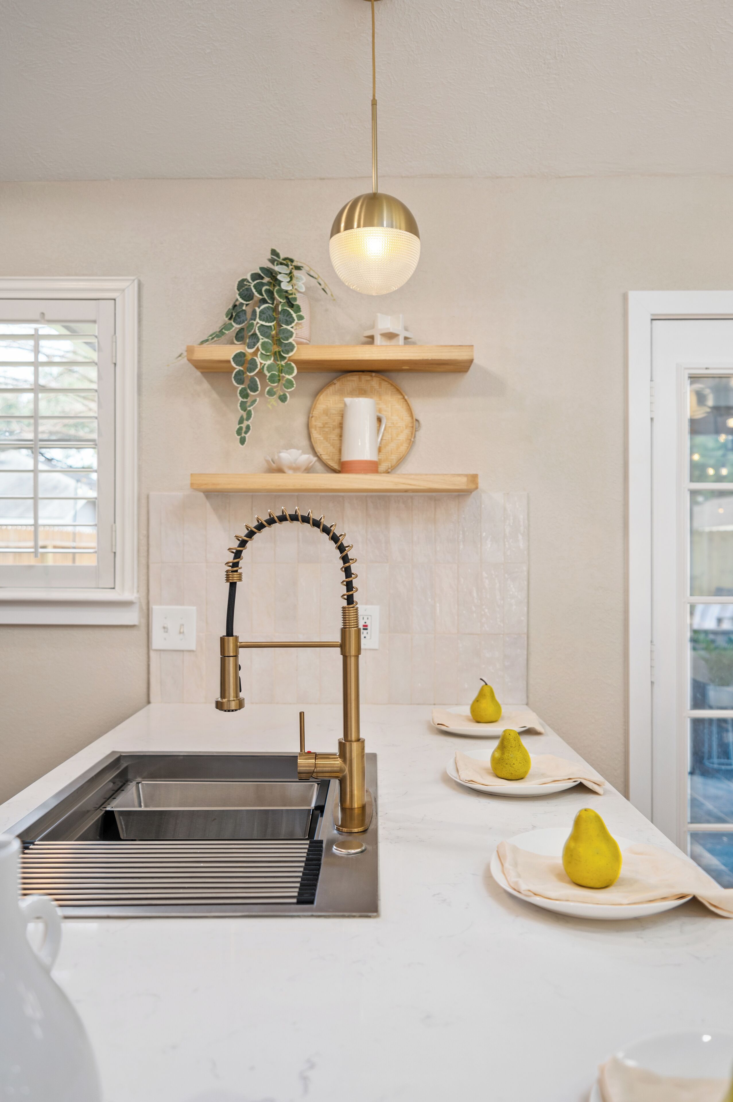 Refrigerador, microondas, horno y lavavajillas 