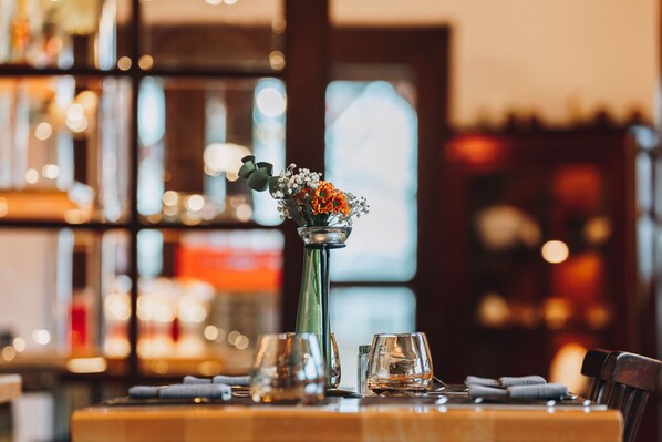 2 restaurants servant le dîner