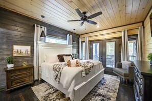 5 camere, una scrivania, ferro/asse da stiro, Wi-Fi