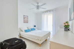 2 عدّة غرف نوم وواي فاي وملاءات أسرّة