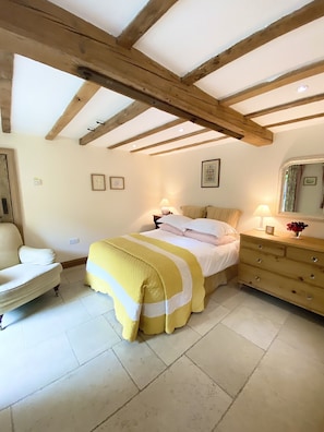 3 bedrooms, iron/ironing board, travel crib, WiFi