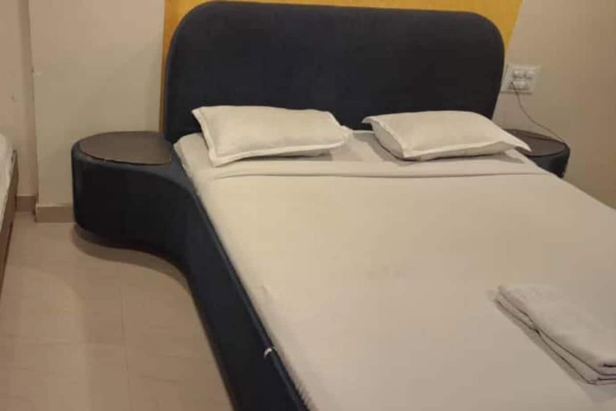 Deluxe Triple Room | 1 bedroom, premium bedding, bed sheets