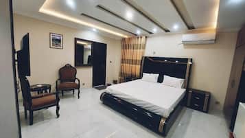 Deluxe-Doppelzimmer | Schallisolierte Zimmer, Bügeleisen/Bügelbrett, kostenloses WLAN