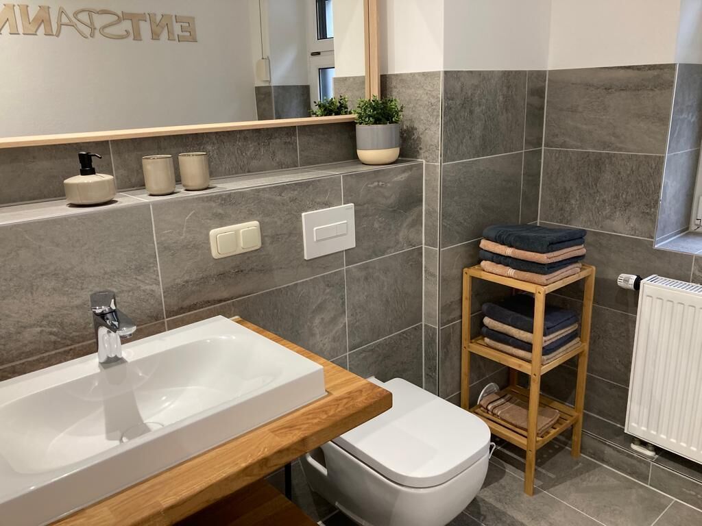 Dusche, Handtücher, Seife, Toilettenpapier