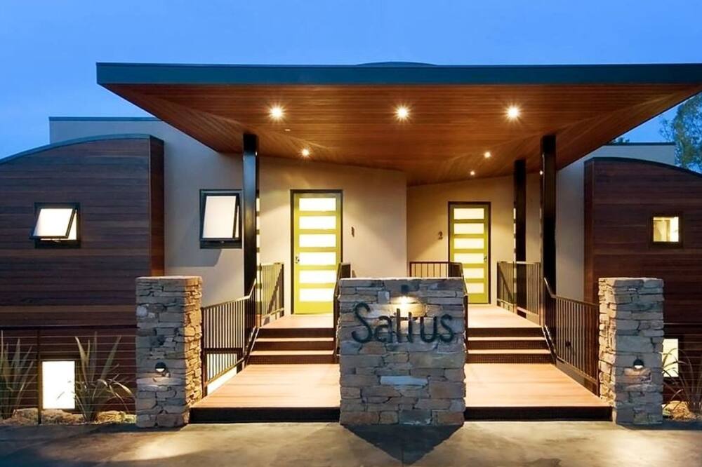 Saltus Two-Luxury 2 bedroom Villa walking distance to the Bath House