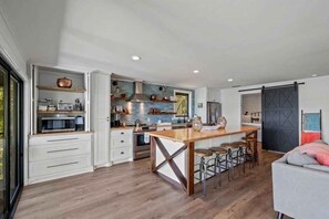 Fridge, microwave, oven, stovetop - Possum Kingdom's Reel Scenic Haus, 3bd/2ba sleeps 8 waterfront w/beautiful views (Graford)