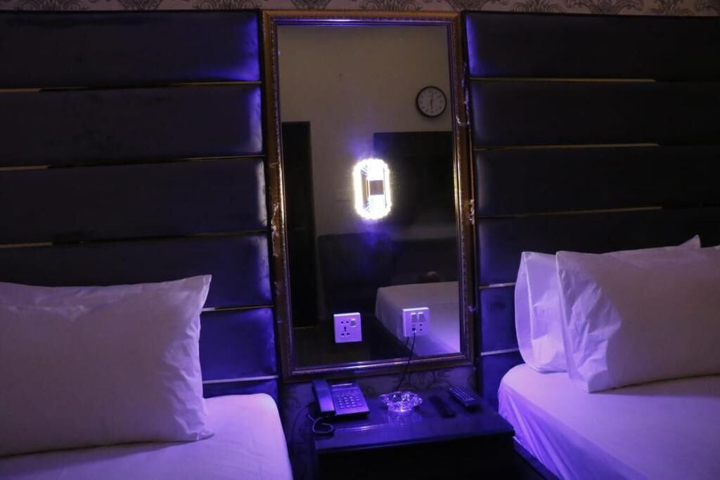 deluxe triple room | soundproofing, iron/ironing board, free wifi, bed sheets