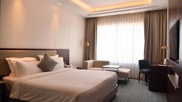 Executive Room | Frette Italian sheets, premium bedding, memory-foam beds, in-room safe