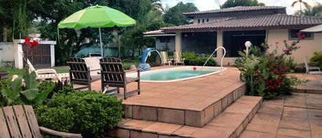 حمّام سباحة خارجي