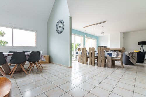 Maison colorée avec jacuzzi - 300m de la plage