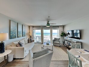 Smart TV - Luxe Gulf Front Condo, Stunning Views. Community Pool (Santa Rosa Beach)