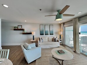 Smart TV - Luxe Gulf Front Condo, Stunning Views. Community Pool (Santa Rosa Beach)