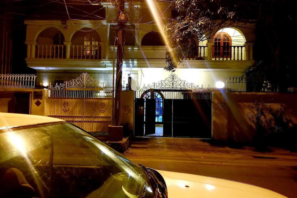 Kehkashan Huest House