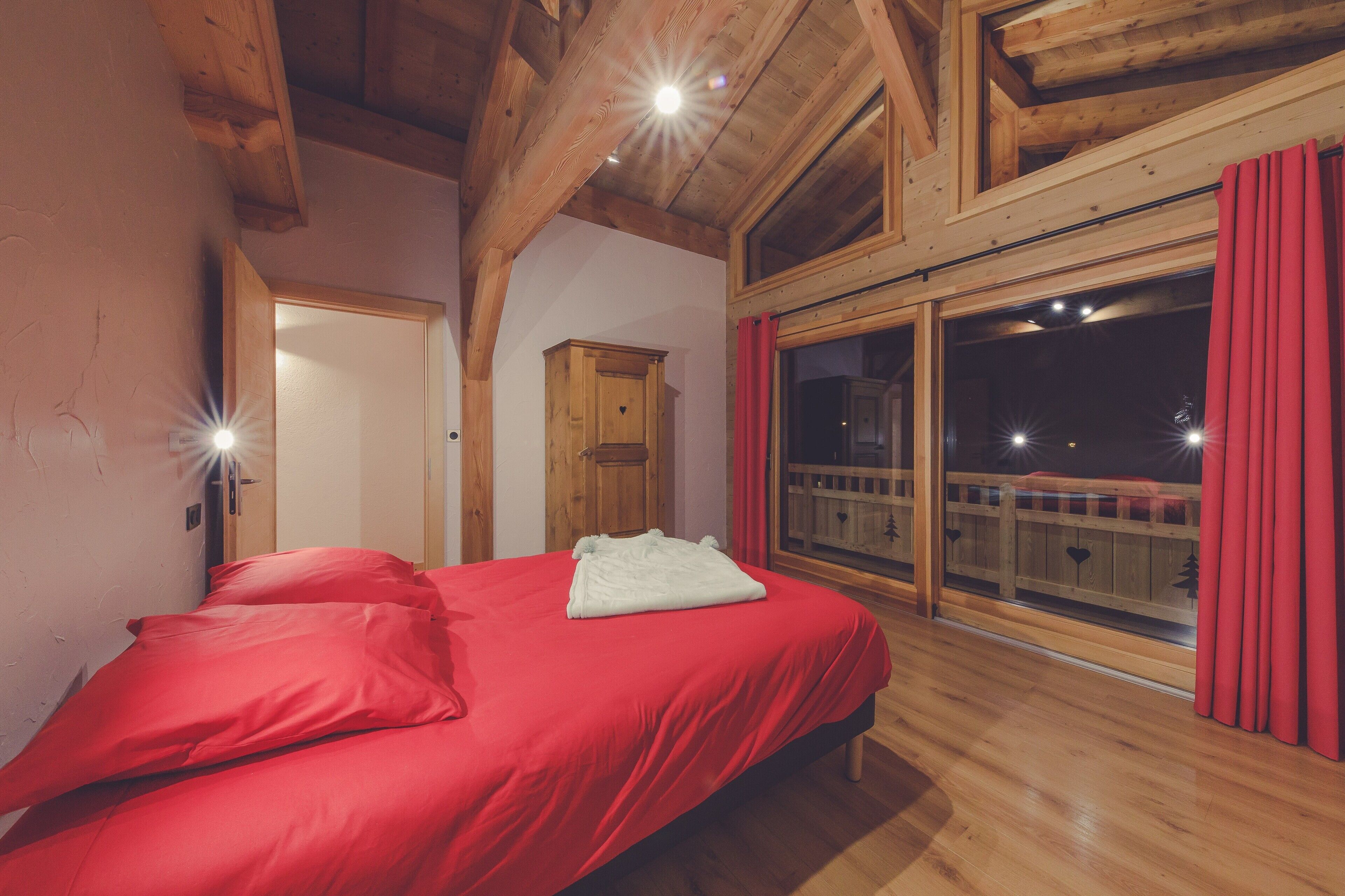 6 chambres, fer et planche à repasser, Wi-Fi gratuit, draps fournis