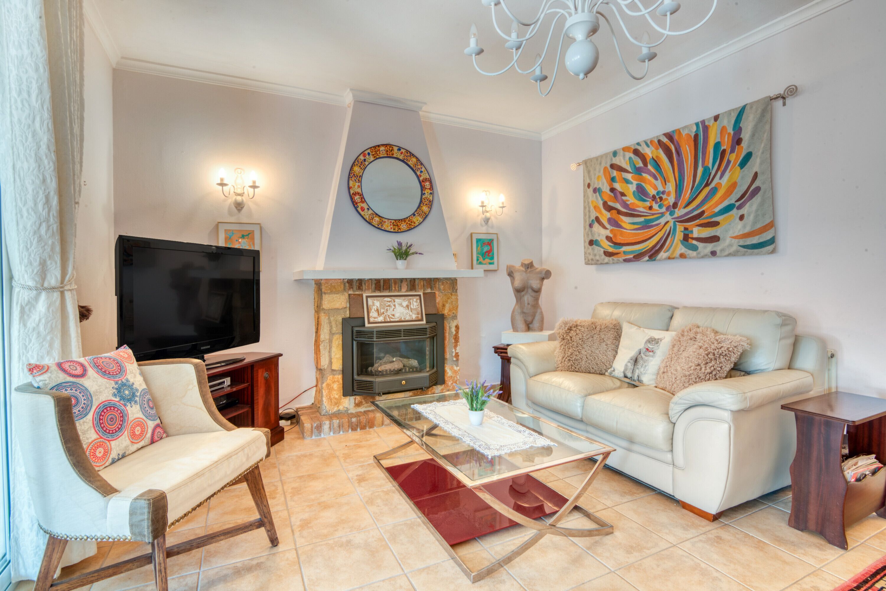 Télévision, chaîne hi-fi