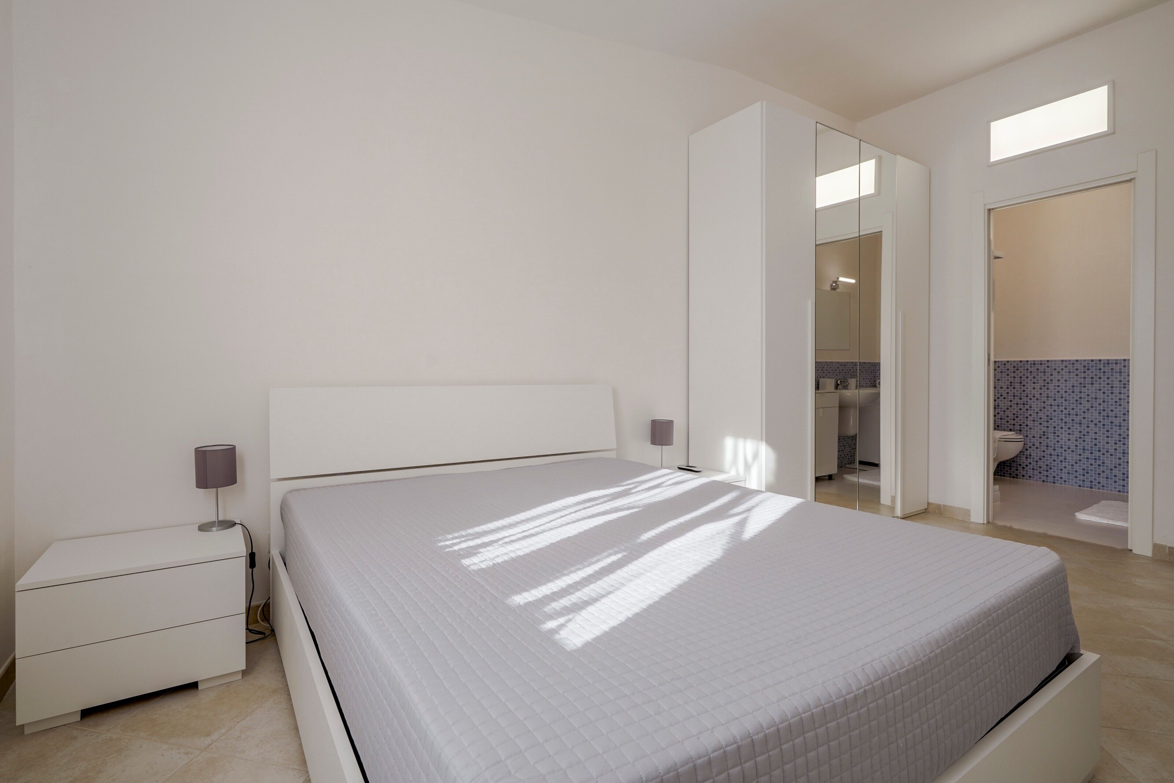 2 habitaciones, tabla de planchar con plancha y wifi gratis 