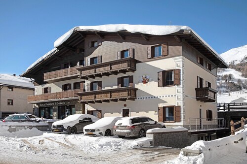 Appartement "Casa San Marco N 1" avec vue sur les montagnes, jardin et Wi-Fi.