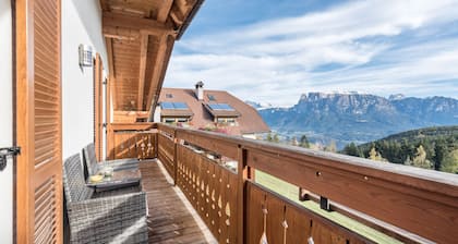 Ferienwohnung "Rosengarten" mit Bergblick, Garten, Balkon und WLAN