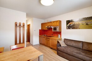 Interior - Holiday Apartment "Casa Marcos n 31" with Mountain View, Balcony & Wi-Fi (Livigno)