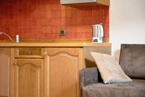 Interior - Holiday Apartment "Casa Marcos n 31" with Mountain View, Balcony & Wi-Fi (Livigno)